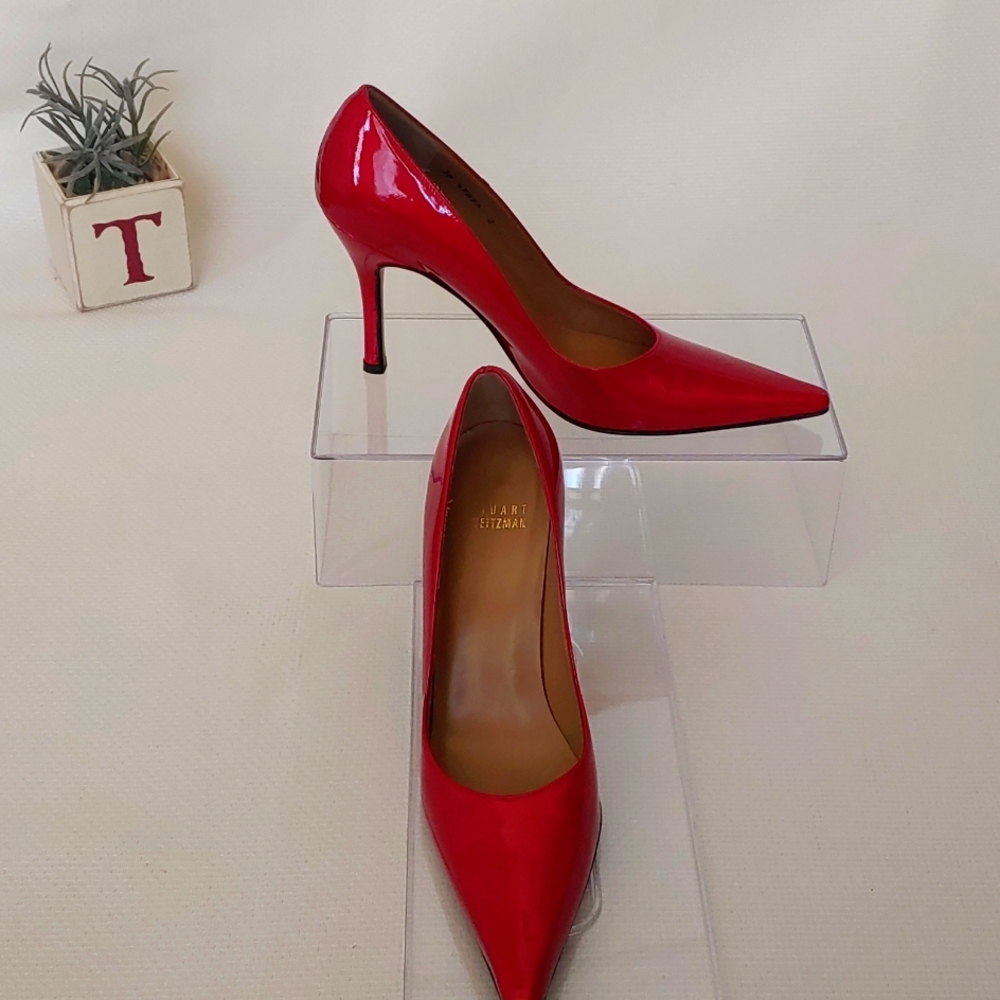 Stuart weitzman leather pump size 8N (narrow width)